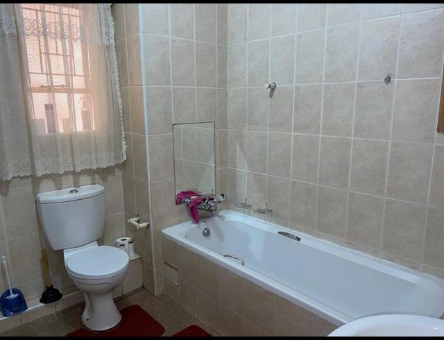 2 BEDROOM PROPERTY TO RENT IN VANDERBIJLPARK SE 2